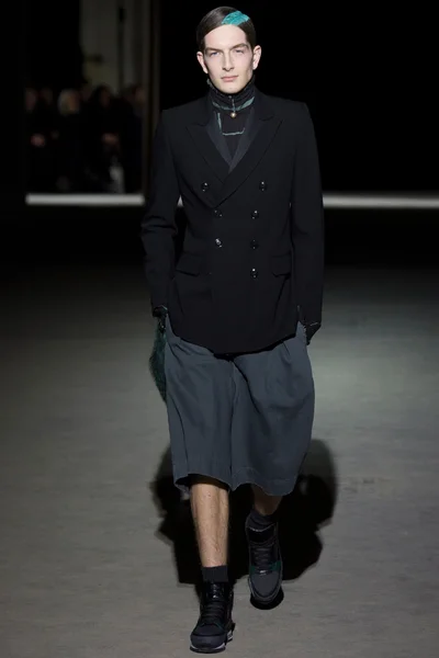 Look 45